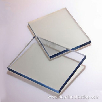 Plastic polycarbonate board with good wear resistance